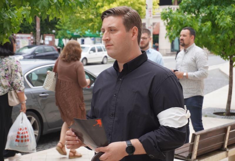 Bijela traka oko ruke - Dan bijelih traka obilježen u Mostaru